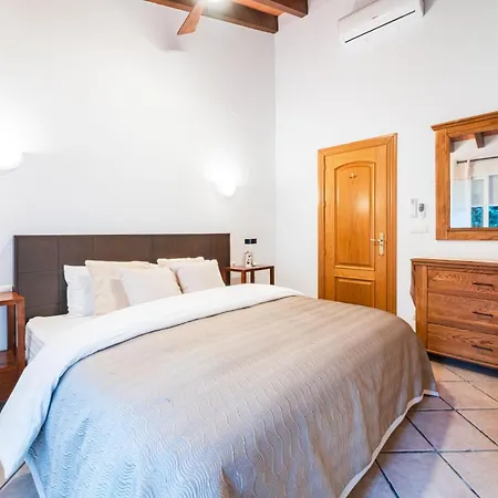 Beachside Villa Marbellac